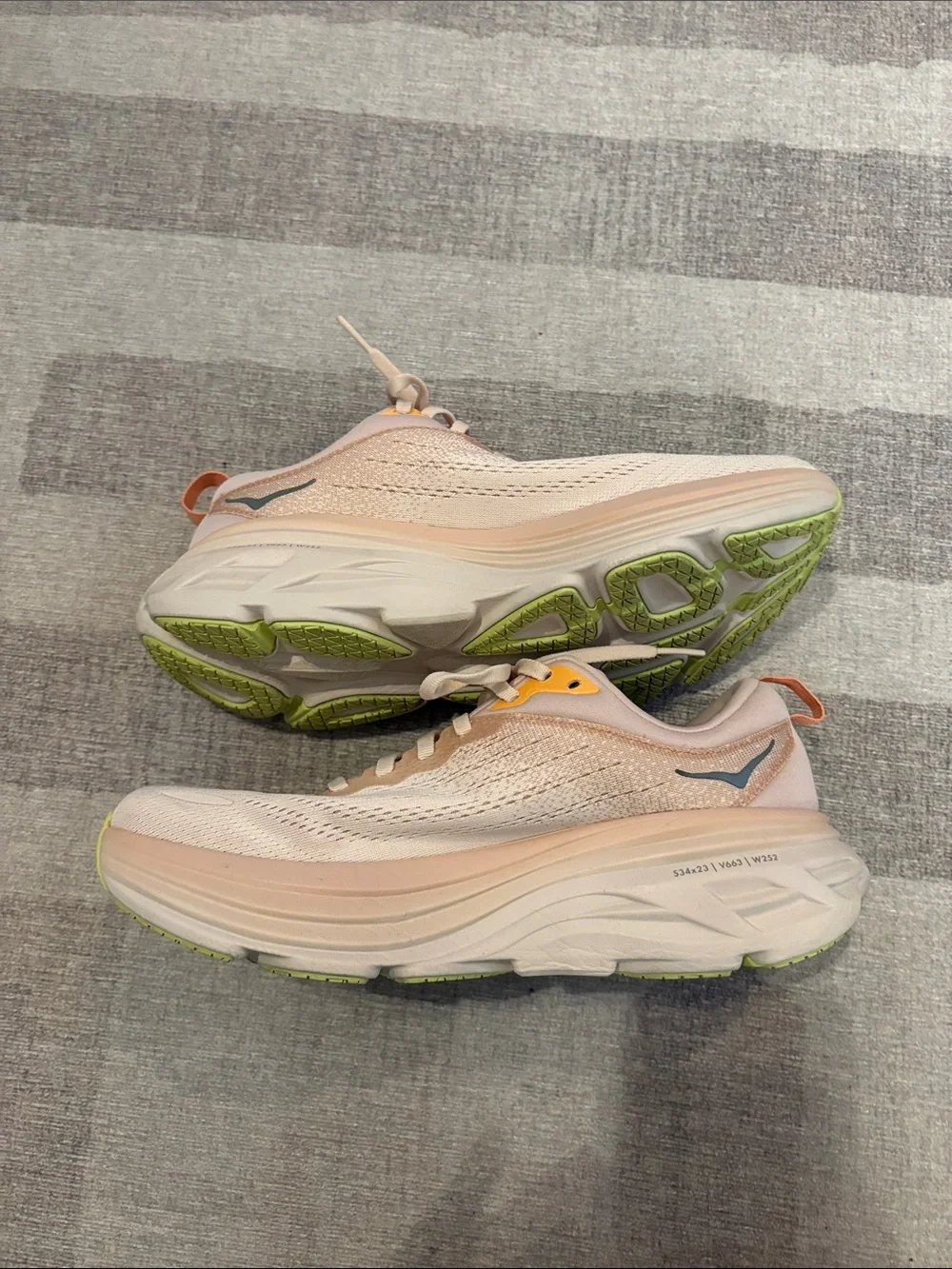 Hoka Women's Bondi 8 - Cream/Vanilla